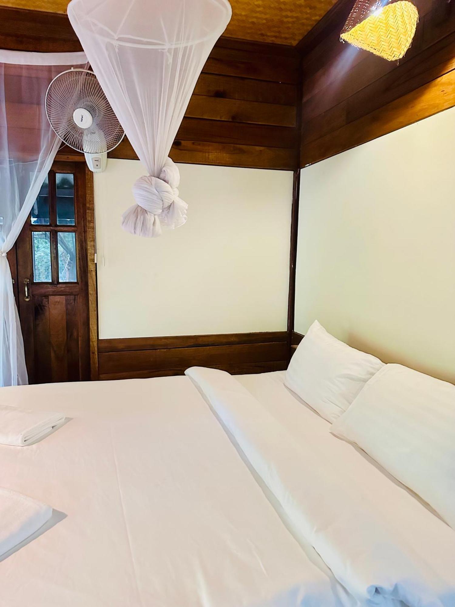 Hotel Bambu Huts Baan Tai Esterno foto